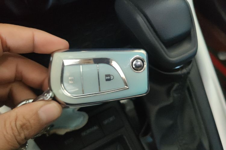 丰田 威兰达 2024款 2.0L CVT两驱领先版中控内饰11