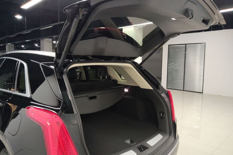 凯迪拉克XT5 2016款 28T 四驱豪华型机舱底盘23