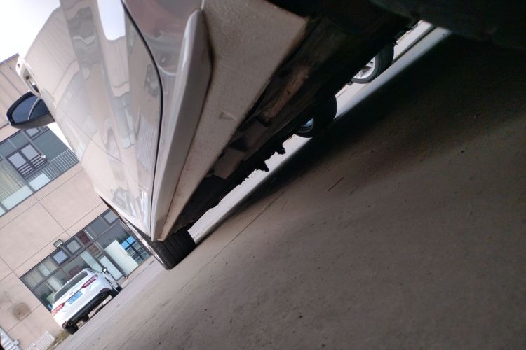 奥迪A4L 2019款 40 TFSI 时尚型 国VI机舱底盘30