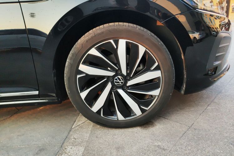 大众 帕萨特 2024款 380TSI 龙腾版车身外观10