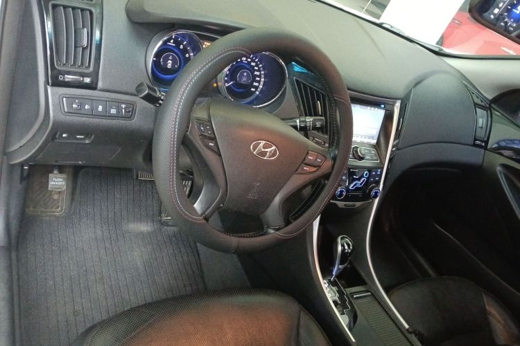 现代 索纳塔 2014款 2.0L 自动豪华版中控内饰12