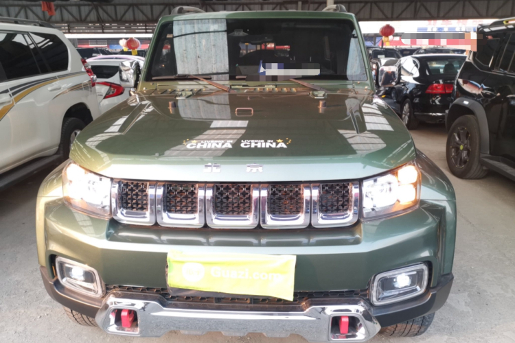 北京BJ40 2018款 PLUS 2.3T 自动四驱旗舰版 国V车身外观2