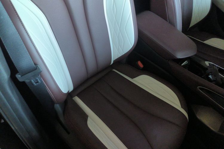 吉利汽车 星越L 2021款 2.0TD DCT EVO两驱智尊型局部细节41