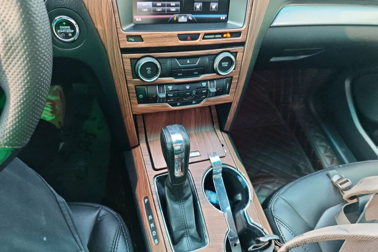 福特 探险者(进口) 2017款 2.3T 风尚版中控内饰18