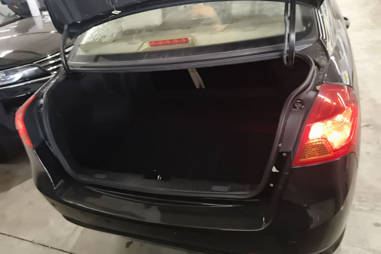 别克 凯越 2013款 1.5L 自动尊享型局部细节23