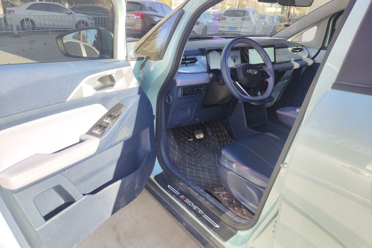 吉利几何E萤火虫 2022款 401KM 霹雳虎 4座中控内饰7003