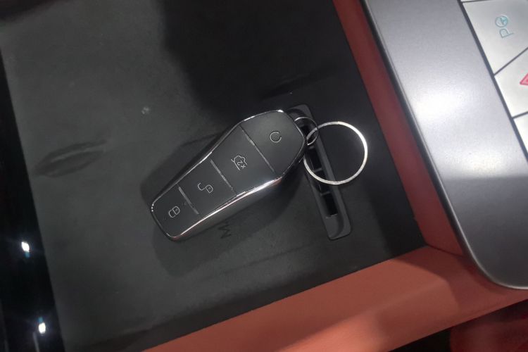 比亚迪 唐L 2025款 DM 200KM四驱激光雷达旗舰型中控内饰11