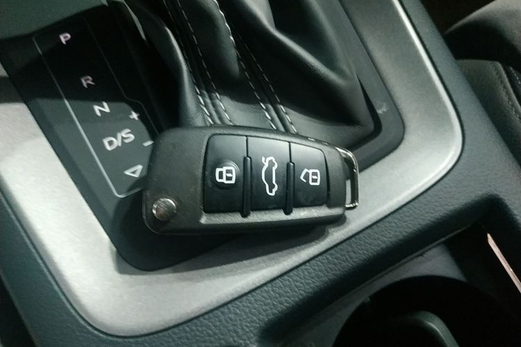 奥迪Q3 2021款 35 TFSI 时尚动感型中控内饰7001