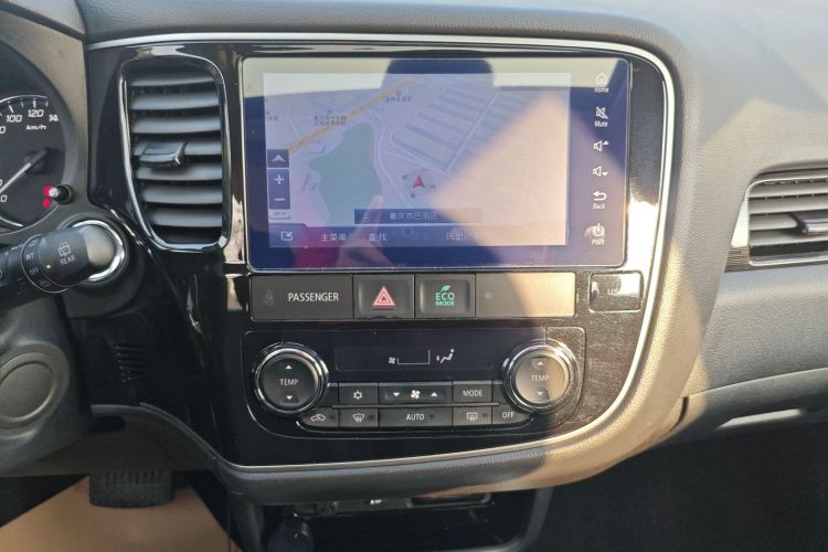 三菱 欧蓝德 2018款 2.4L 四驱豪华版 7座中控内饰16