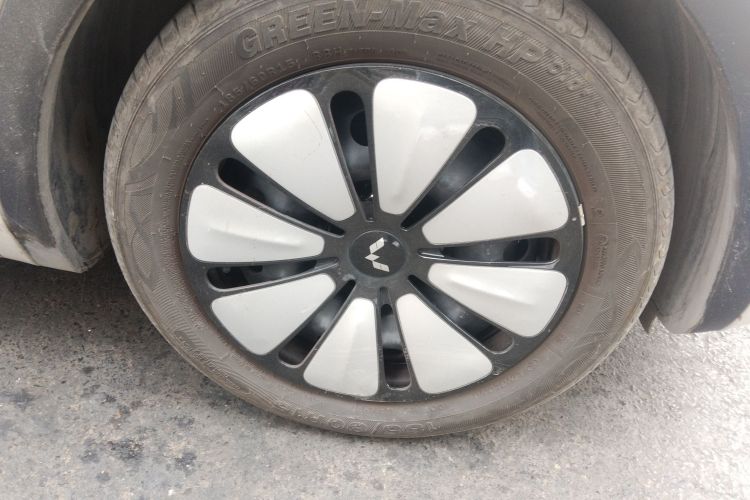 五菱汽车 五菱缤果 2023款 333km 灵犀互联款车身外观10