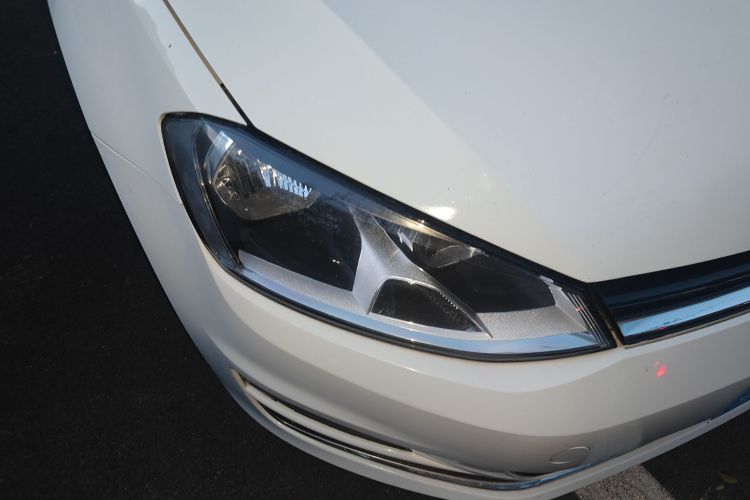 大众 高尔夫 2015款 1.6L 手动时尚型车身外观8