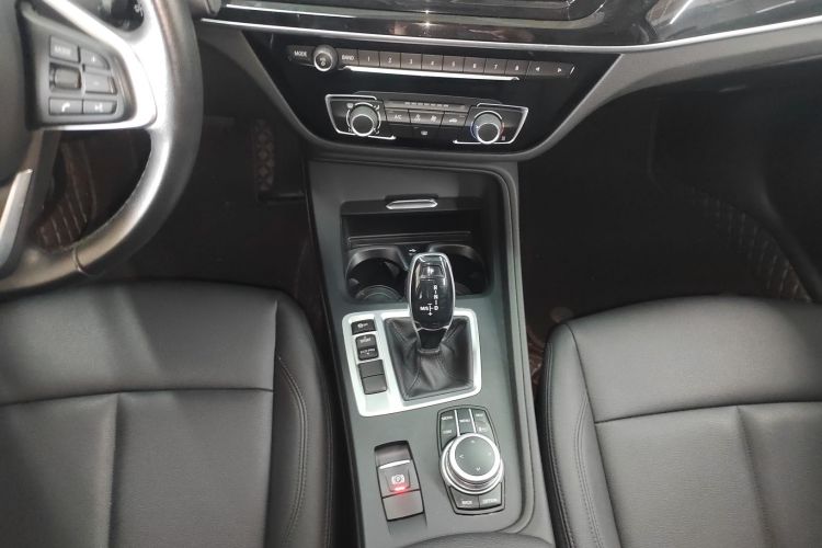 宝马1系 2021款 改款 120i M运动版中控内饰18