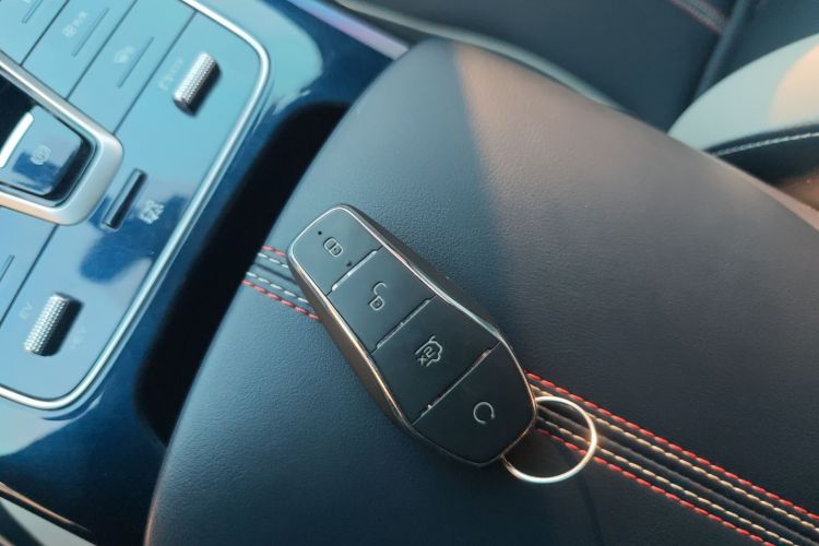 比亚迪 秦PLUS 2021款 DM-i 55KM 旗舰型中控内饰7001