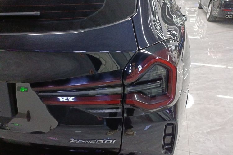 宝马X3 2022款 改款 xDrive30i 领先型 M曜夜套装车身外观9