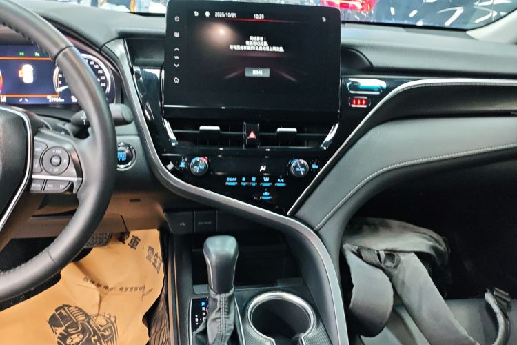 丰田 凯美瑞 2021款 2.5S 锋尚版中控内饰16