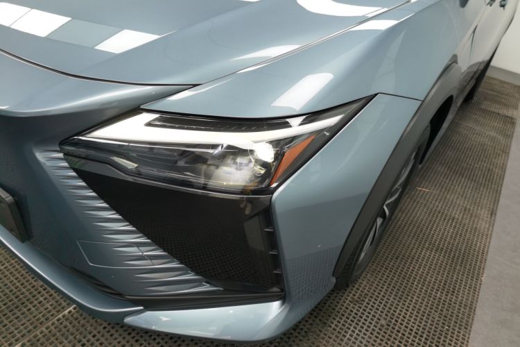 雷克萨斯RZ 2023款 450e 四驱纵享版局部细节36