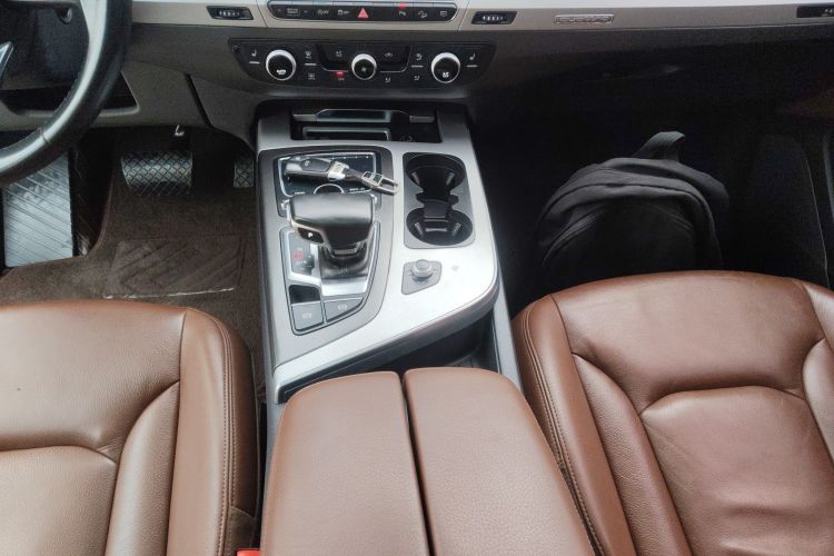 奥迪Q7 2018款 40 TFSI 舒适型局部细节18