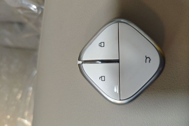 五菱汽车 五菱缤果PLUS 2024款 330km 五座版中控内饰7001