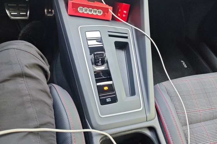 大众 高尔夫GTI 2023款 380TSI DSG GTI中控内饰18