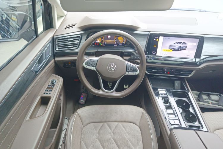 大众 威然 2022款 380TSI 尊贵版中控内饰13
