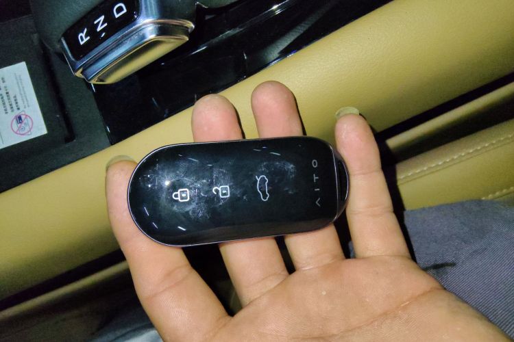 鸿蒙智行 问界M5 2022款 增程后驱标准版中控内饰11