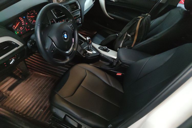 宝马1系(进口) 2015款 118i 领先型局部细节19