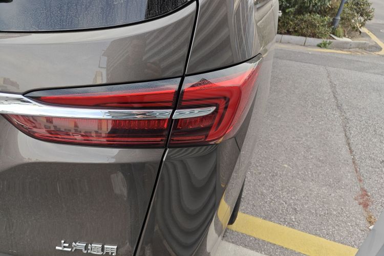 别克GL8 2021款 陆上公务舱 652T 豪华型车身外观6006