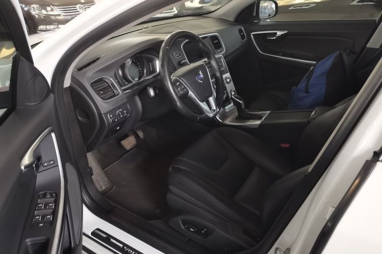 沃尔沃S60 2017款 S60L T4 智远版中控内饰20