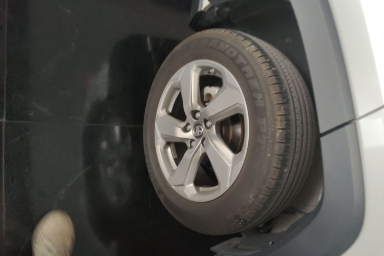 丰田 RAV4荣放双擎E+ 2022款 2.5L 两驱精英Pro车身外观6008