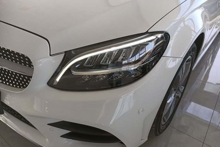 奔驰C级 2019款 C 260 L 运动版局部细节36