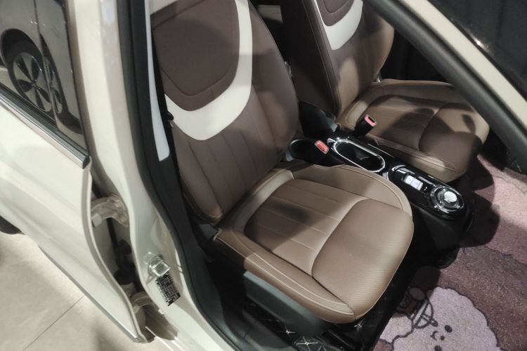 五菱汽车 五菱缤果 2023款 333km 灵犀互联款局部细节41