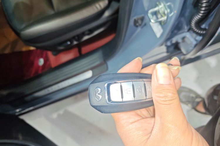 英菲尼迪QX55 2022款 2.0T 四驱耀享版中控内饰11