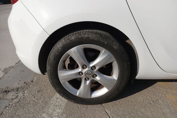 别克 英朗 2014款 XT 1.6T 自动时尚运动版车身外观6008