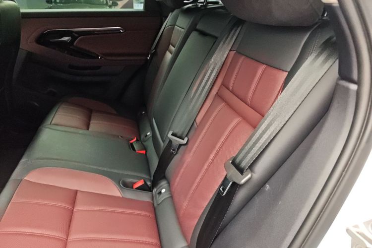 路虎 揽胜极光 2022款 极光L 249PS R-Dynamic 豪华版中控内饰21