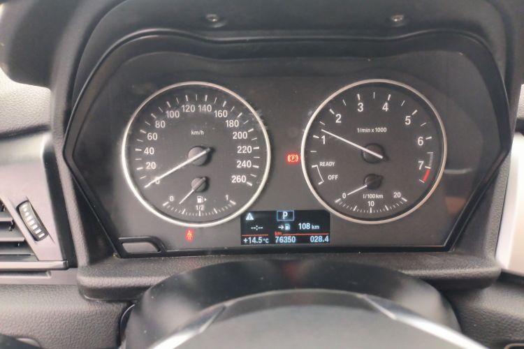 宝马2系旅行车 2016款 218i 时尚型中控内饰14