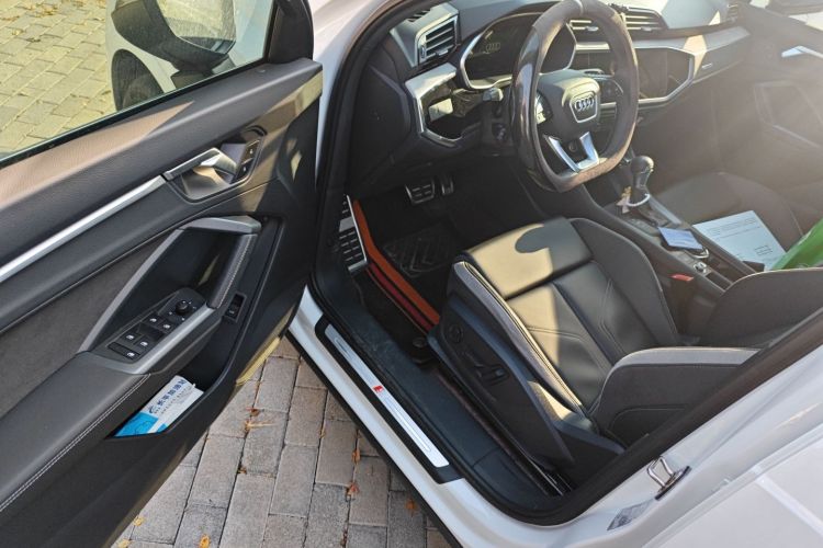 奥迪Q3 2024款 35 TFSI 时尚动感型中控内饰7003