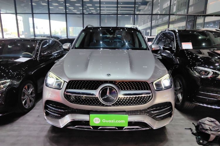 奔驰GLE 2020款 GLE 450 4MATIC 时尚型车身外观2