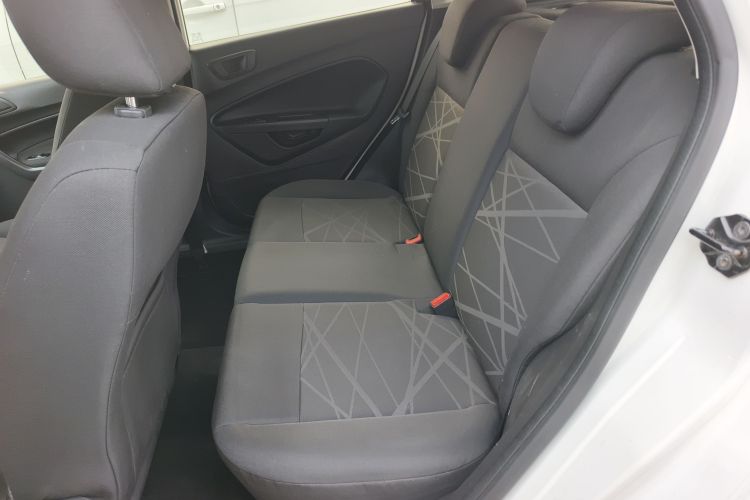 福特 嘉年华 2013款 两厢 1.5L 手动风尚型中控内饰7004