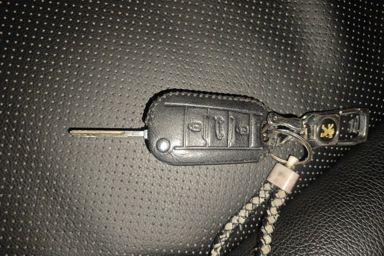 标致2008 2014款 1.6L 手动潮流版中控内饰11