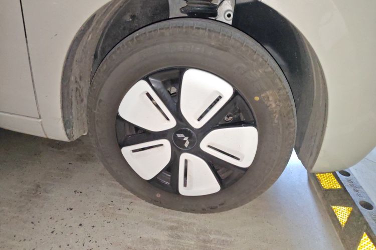 五菱汽车 宏光MINIEV 2025款 四门版 进阶款车身外观10