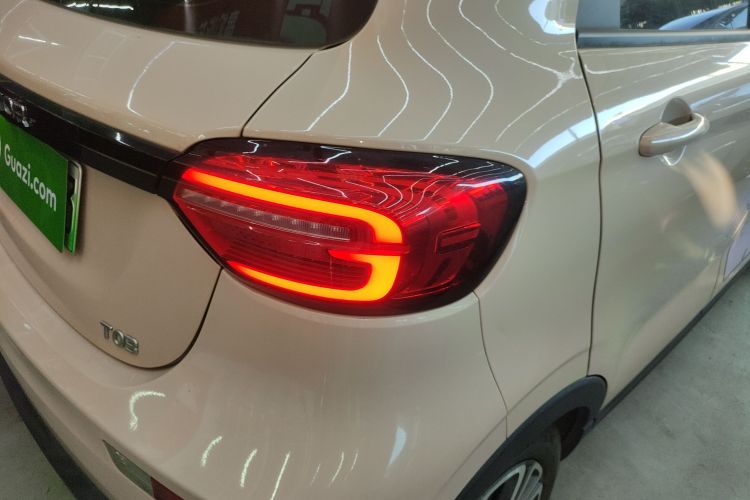 零跑汽车 零跑T03 2021款 400豪华版车身外观9