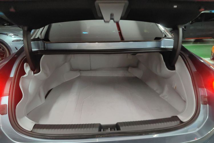 领克Z10 2024款 95kWh 702km四驱智驾Ultra机舱底盘23