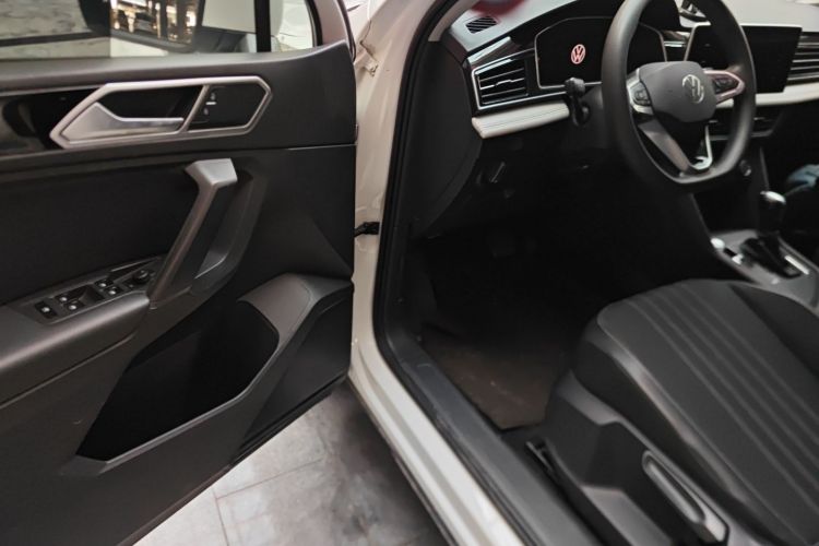 大众 途观L 2022款 330TSI 自动两驱舒享版中控内饰20