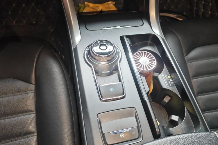 福特 蒙迪欧 2017款 EcoBoost 200 时尚型中控内饰18