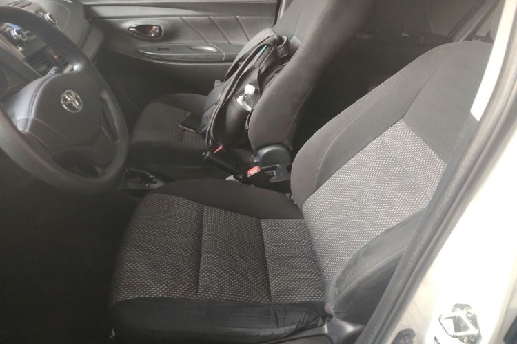 丰田 威驰FS 2017款 1.5L CVT锋驰版中控内饰19