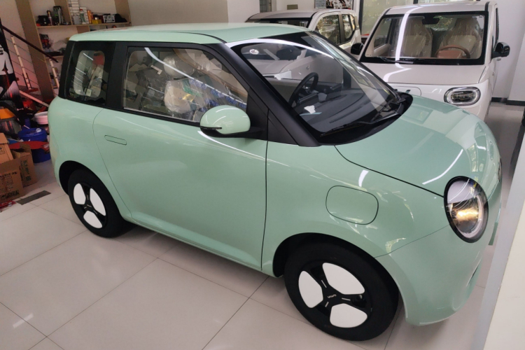 长安启源 长安Lumin 2025款 205km 香沁款车身外观3