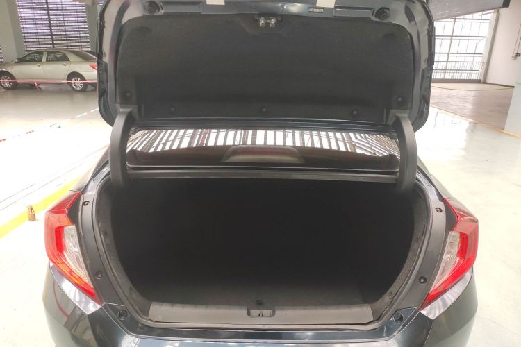 本田 思域 2016款 180TURBO CVT舒适版机舱底盘23