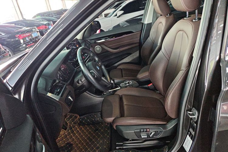 宝马X1 2022款 sDrive25Li 领先型中控内饰19