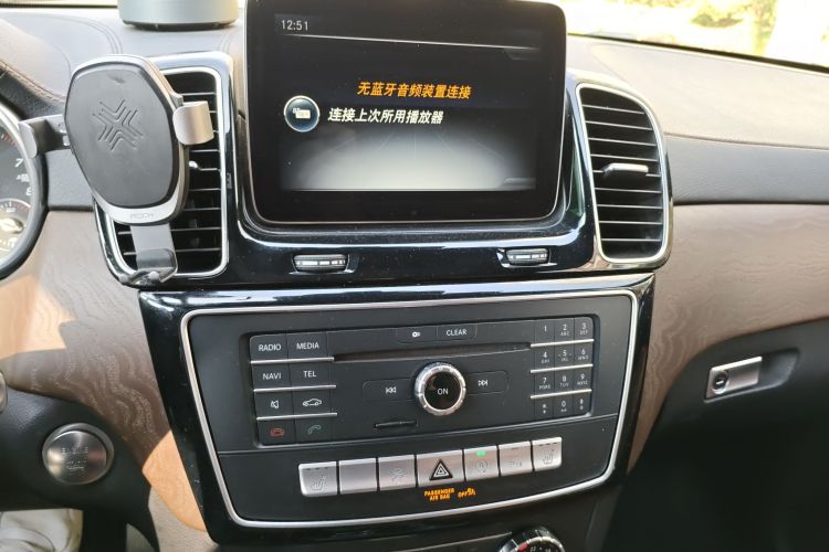 奔驰GLS  GLS 400 4MATIC豪华型中控内饰16