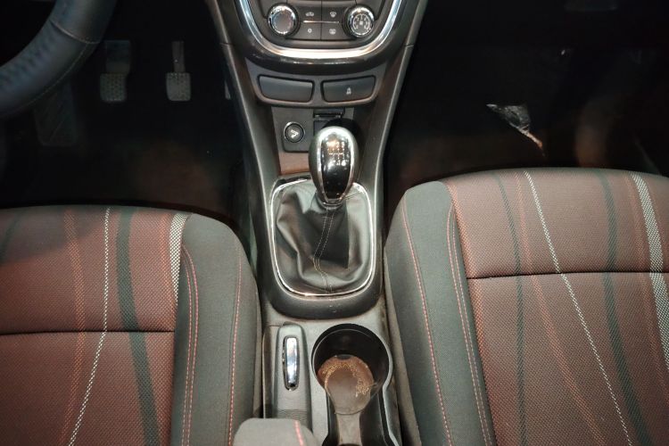 别克 昂科拉 2015款 1.4T 手动两驱都市进取型局部细节18